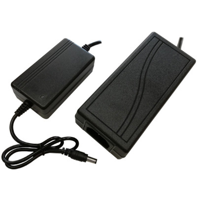 STRUJNI ADAPTER 12V 5A 60W